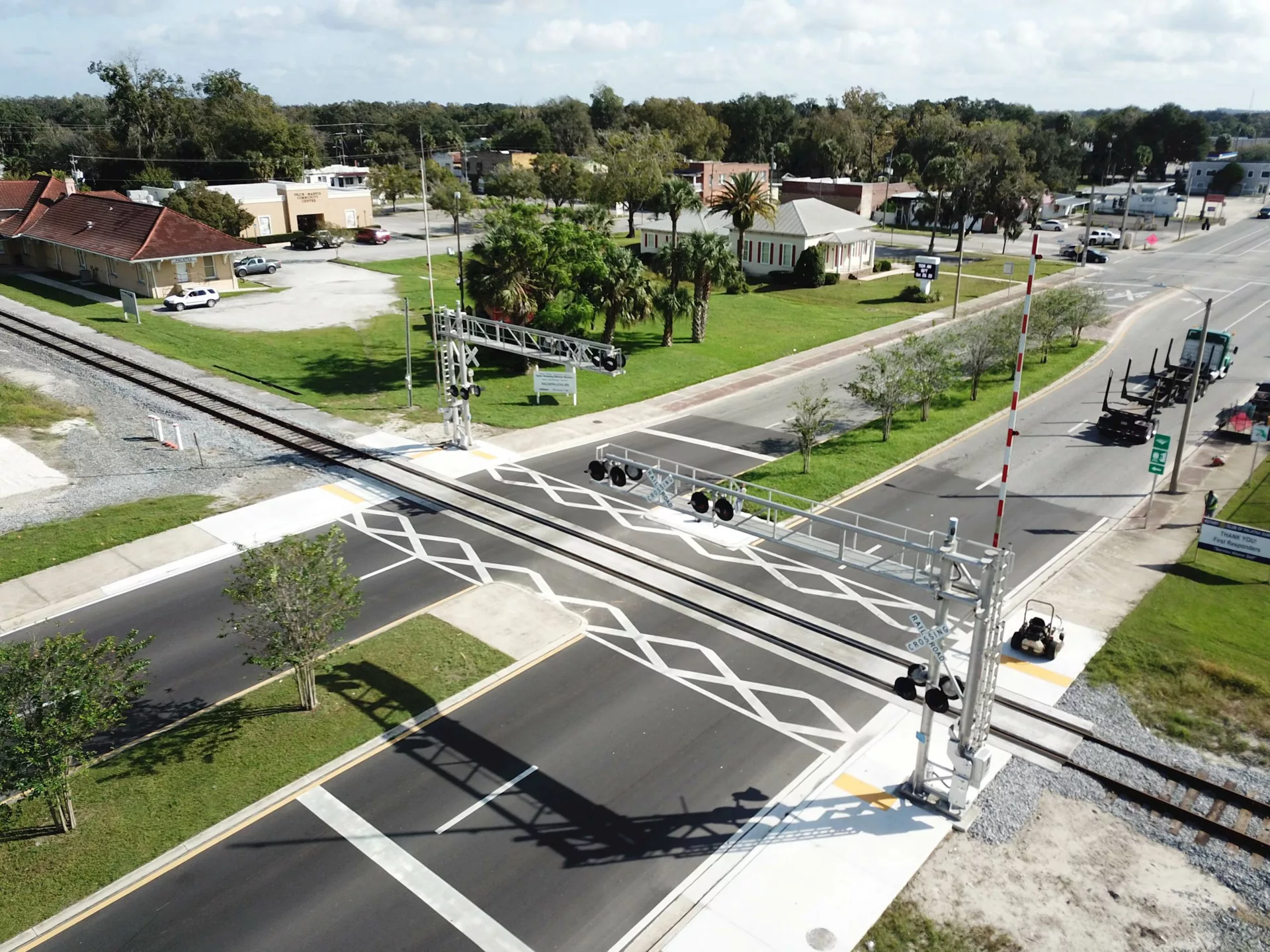 Hanson designed plans for the pavement striping and traffic control for 73 crossings as part of the Florida Department of Transportation’s Statewide Traffic and Railroad Initiative using Dynamic Envelopes project.